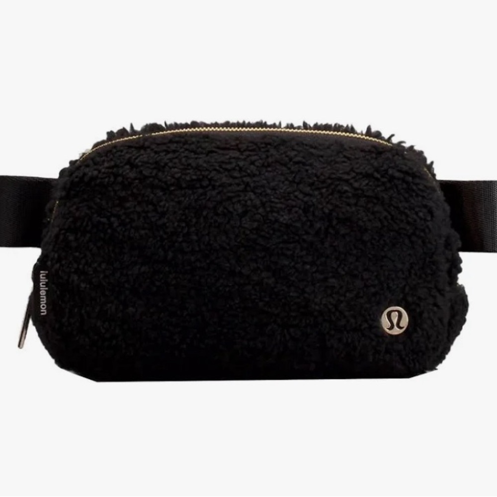 Lululemon Sherpa belt bag